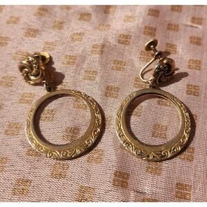 Vintage 1980's Signed Lisner Gold Tone Hoop Clip On Screw Back Earrings